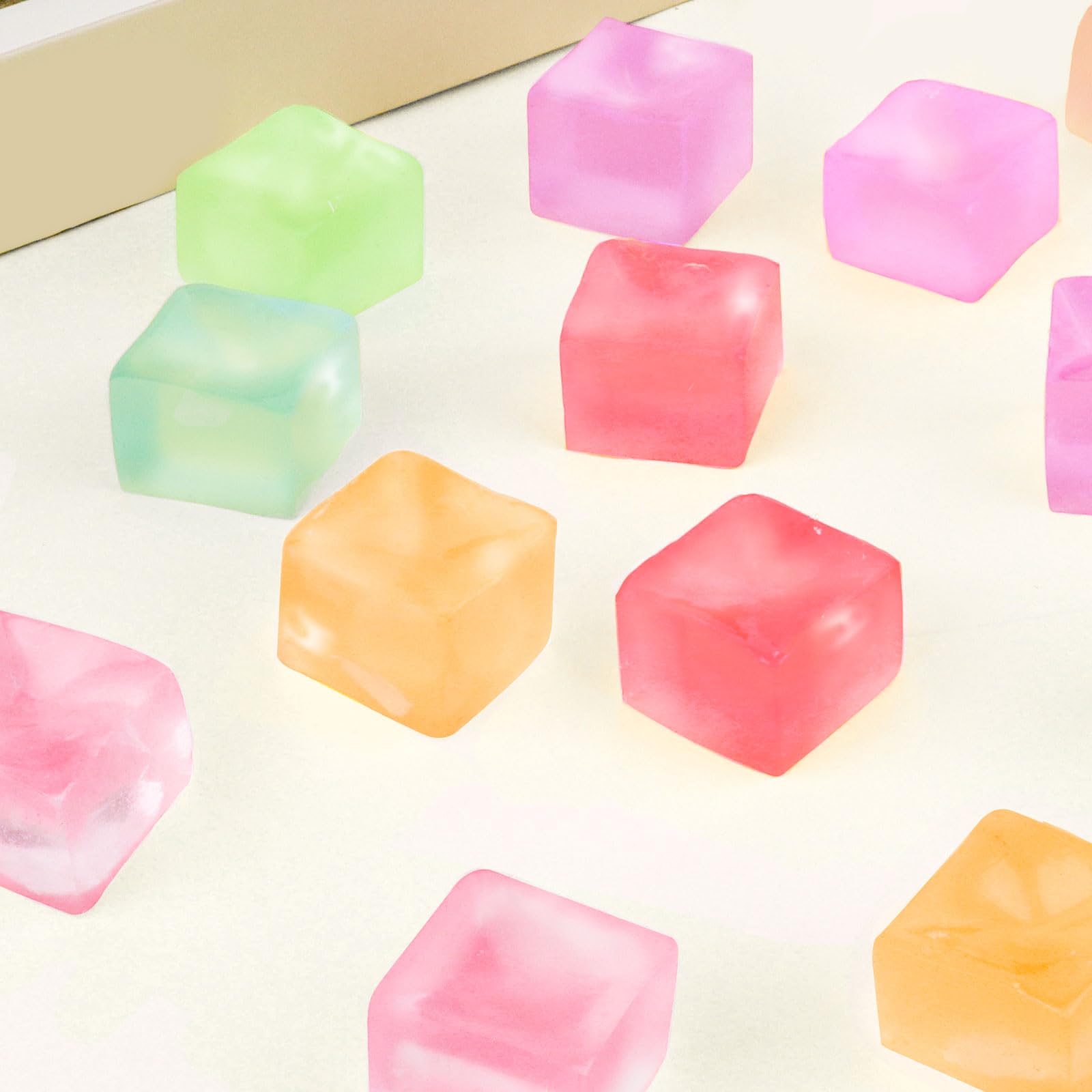 Hooqict BPA-free stress cubes highlight safety with durable squeeze