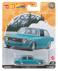 Volvo 142 GL wheel design and chrome accents for premium look.