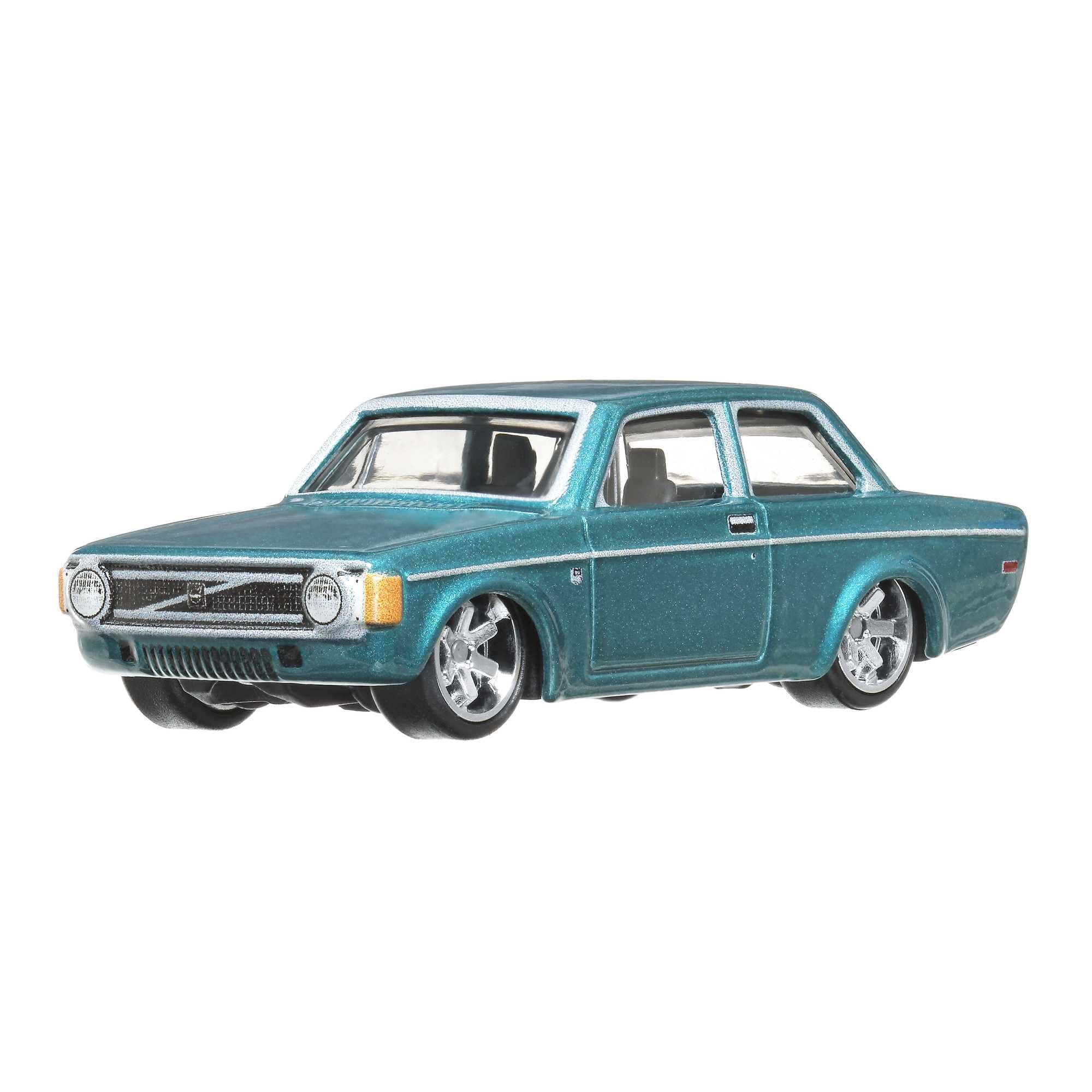 Hot Wheels Volvo 142 GL Circuit Legend model with realistic casting for display and play.