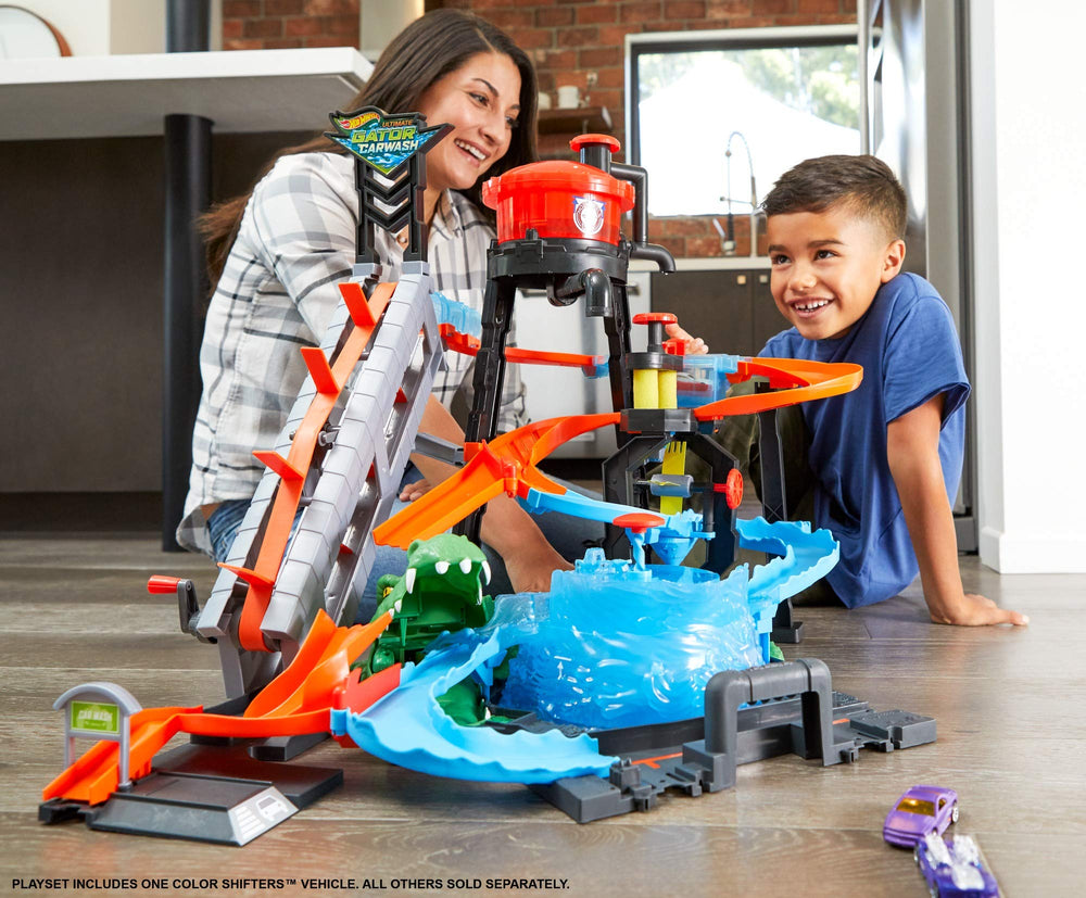 Connectors let you link with other Hot Wheels sets