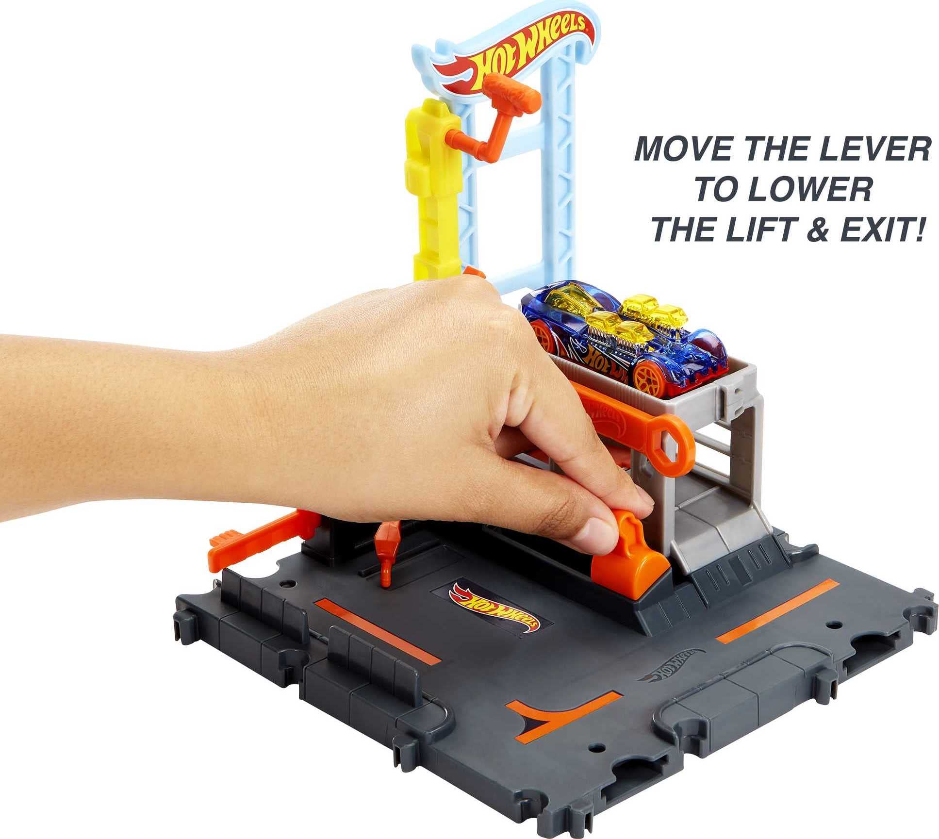 Hot Wheels City garage connects with other sets for expanded adventures.