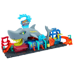 Hot Wheels Color Change water tanks enable multiple deco reveals.