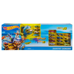 Hot Wheels Color Shifters Sharkport Showdown splash pool enables splashy, color-changing play.