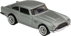 Hot Wheels 1970 Dodge Charger RT 1:64 with bold deco for racing imagination