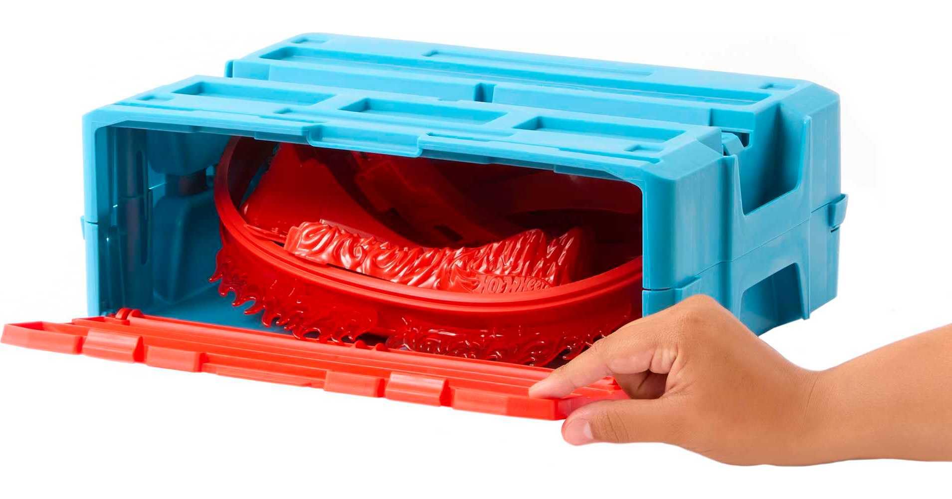 Hot Wheels Fire Flippers provide fast transitions between track sections.