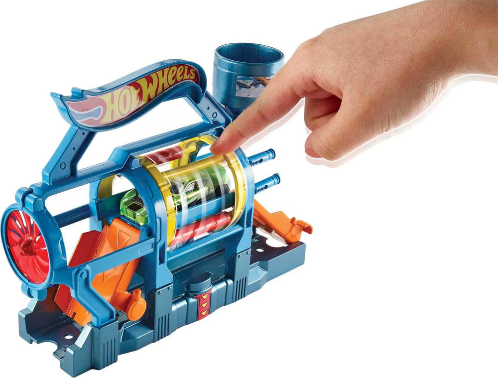 Hot Wheels Fold-Out Play Set garage feature invites busy pit stop scenes