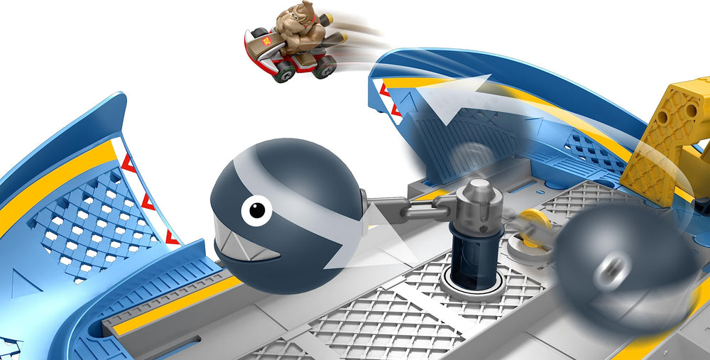 Hot Wheels Mario Kart Luigi Die-Cast; authentic mini-figure boosts race realism.