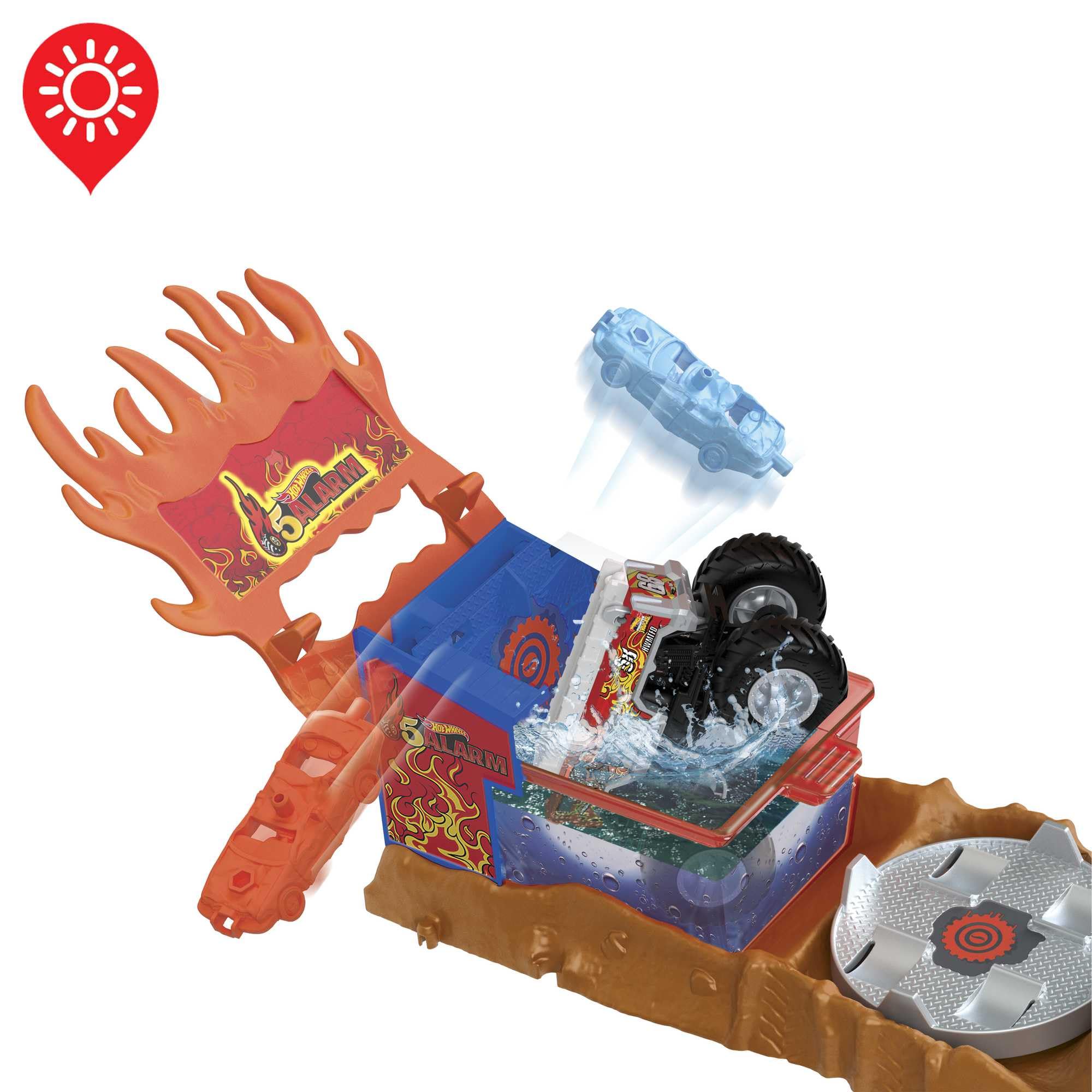 Hot Wheels demolition car 1 enhances color-shift play and dramatic action.