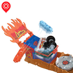 Hot Wheels demolition car 1 enhances color-shift play and dramatic action.