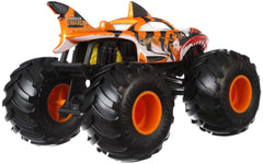 Hot Wheels Tiger Shark 1:24, giant wheels conquer rough terrain.