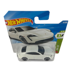 Hot Wheels Porsche Taycan Turbo S white wheel detail reveals precise molding