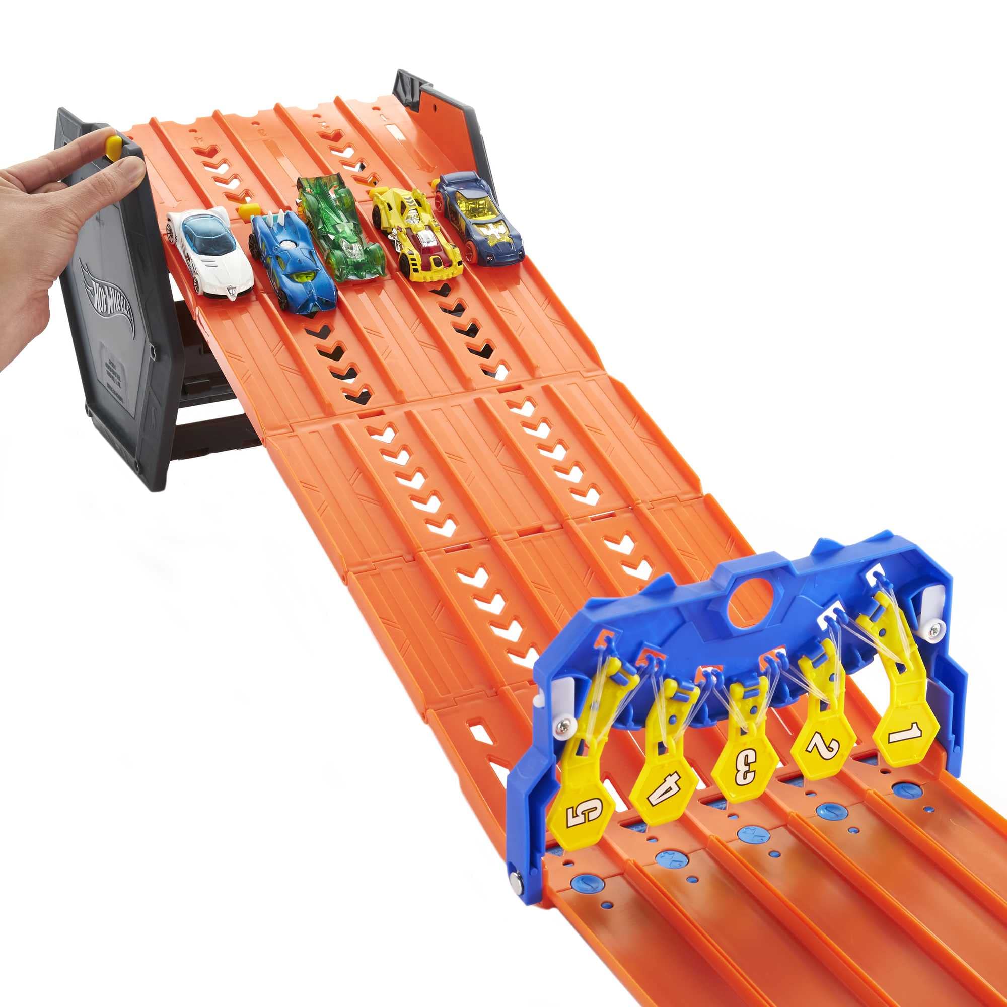 Hot Wheels Roll Out Raceway carrying handle for easy transport