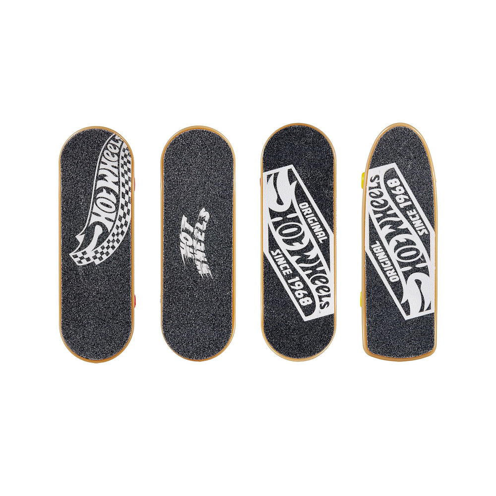 Two pairs of removable shoes for interchangeable play with all boards.