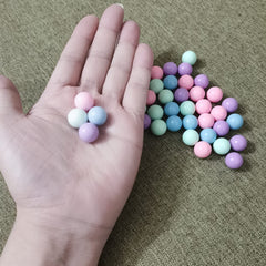 Hotusi 13.5mm acrylic balls designed for reliable play.