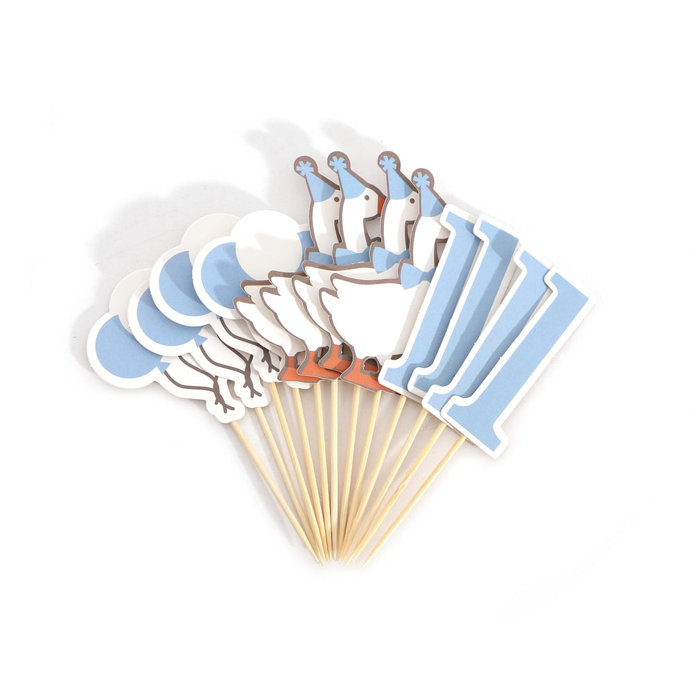 HUHJRUAR Blue Silly Goose toppers keep cupcakes cute and photographed well.