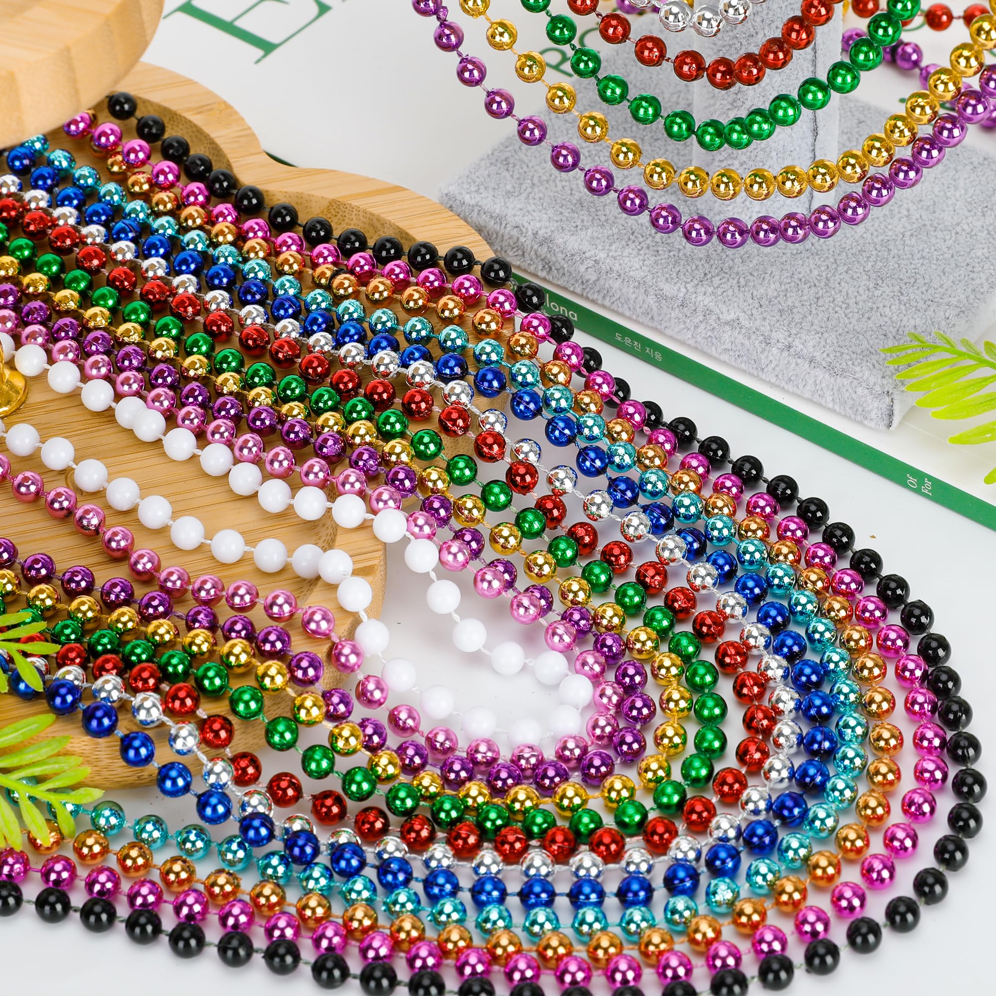 Huskein 33inch bead necklace provides long, shareable party wear