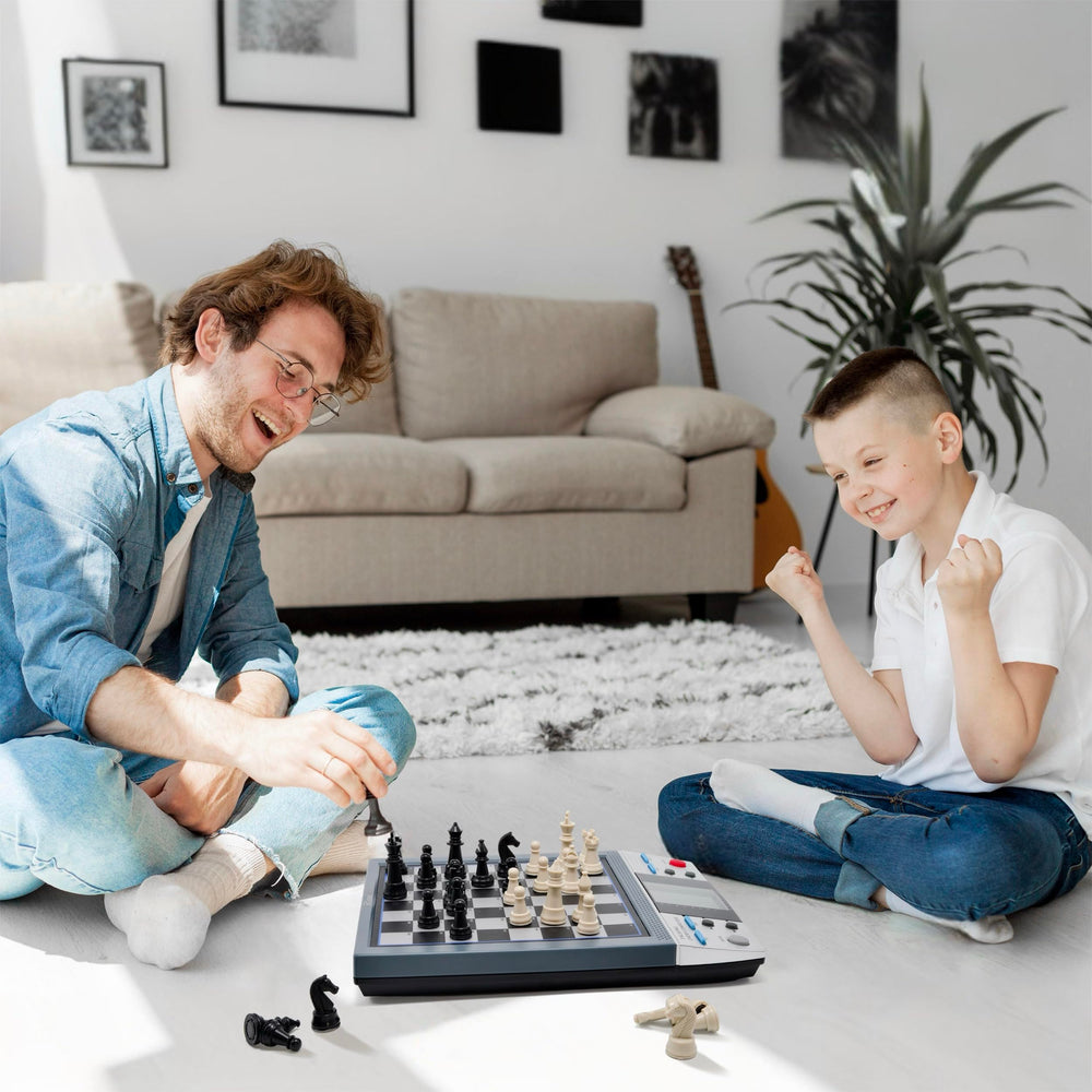 ISEE iCore Pro Black classic chess play for all levels