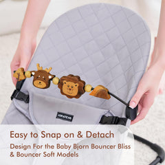 iGRATENS Safe teething-friendly wood supports gentle mouthing during exploration
