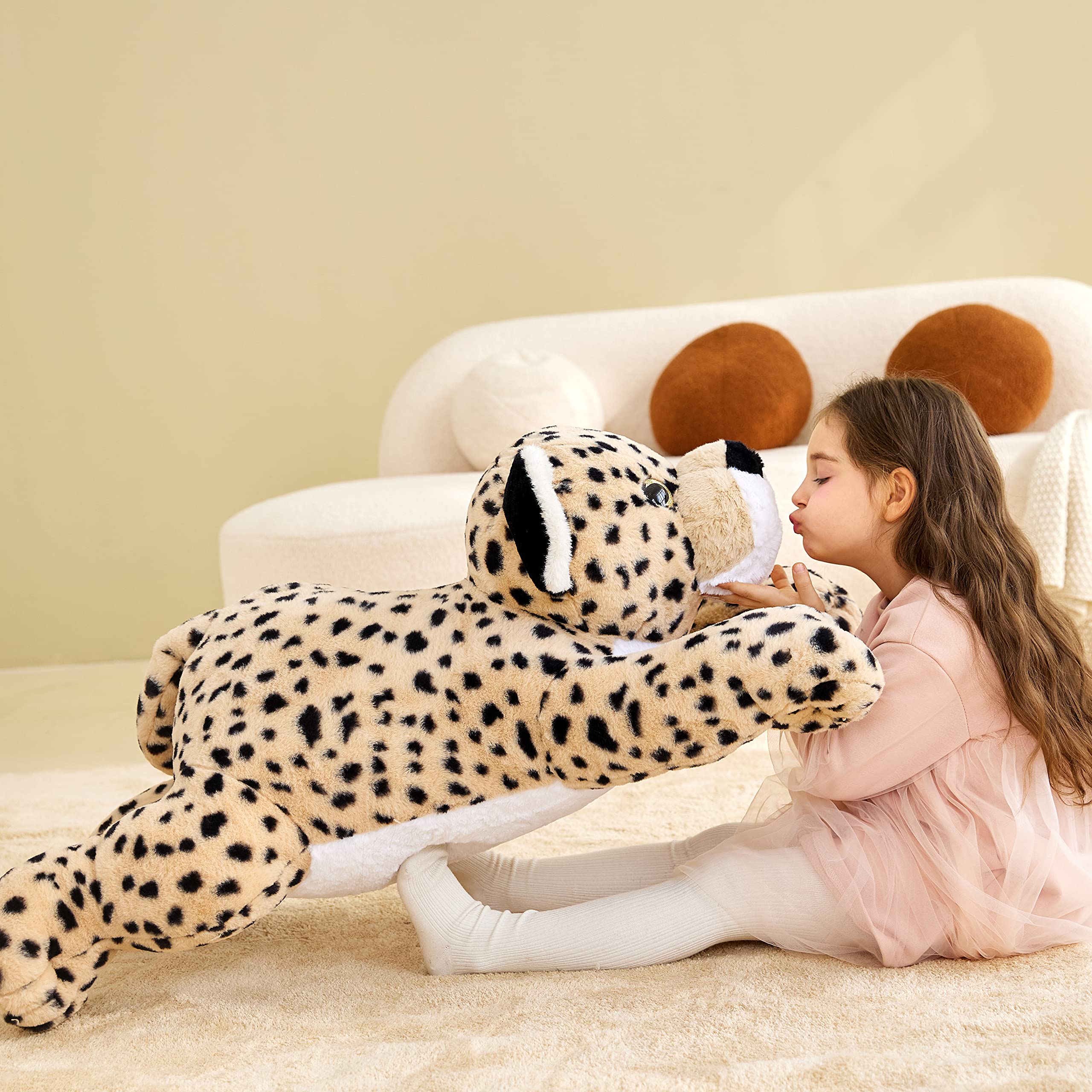 IKASA cheetah plush gift-ready box image conveys perfect birthday or holiday surprise.