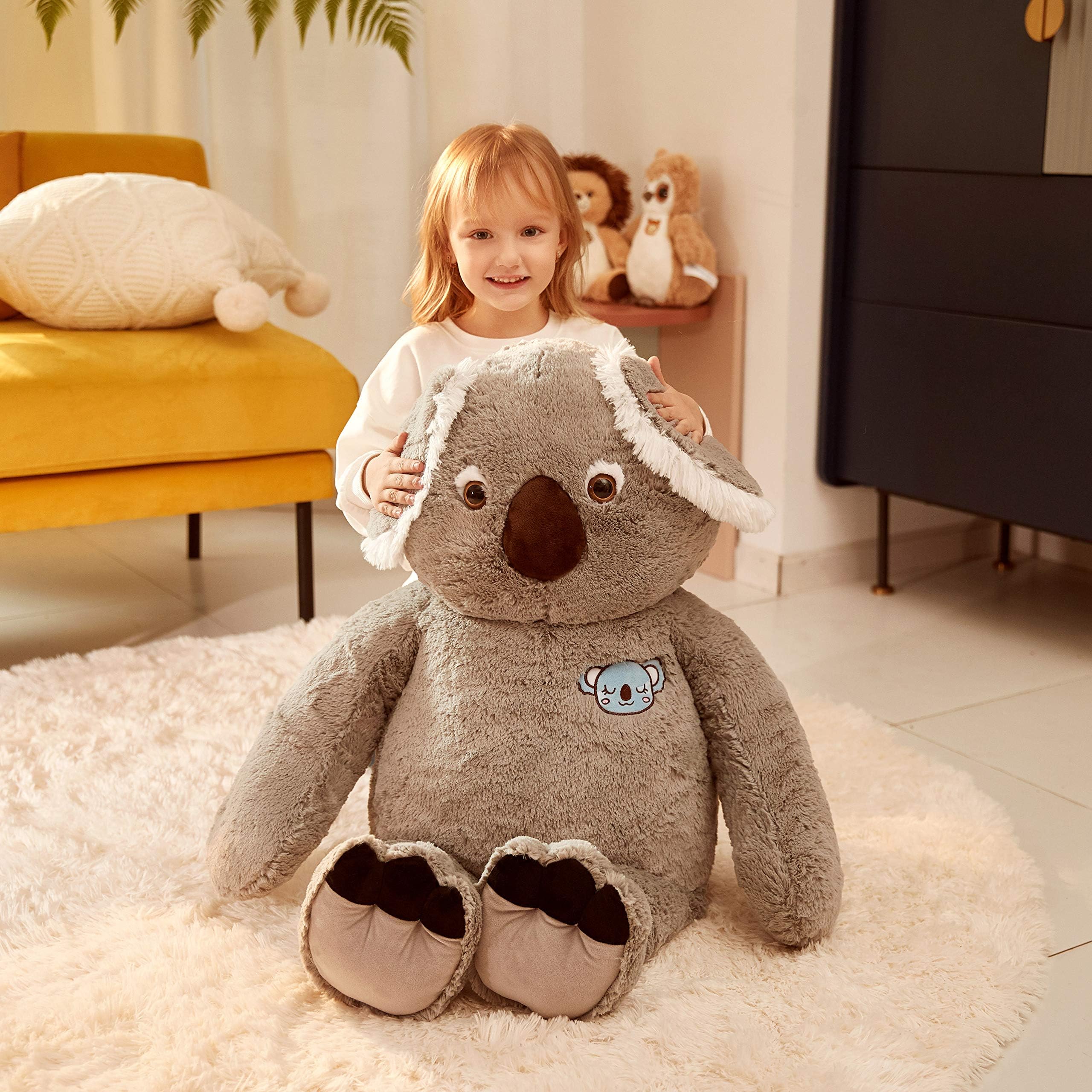 IKASA gray giant koala plush enhances imaginative play and storytelling.