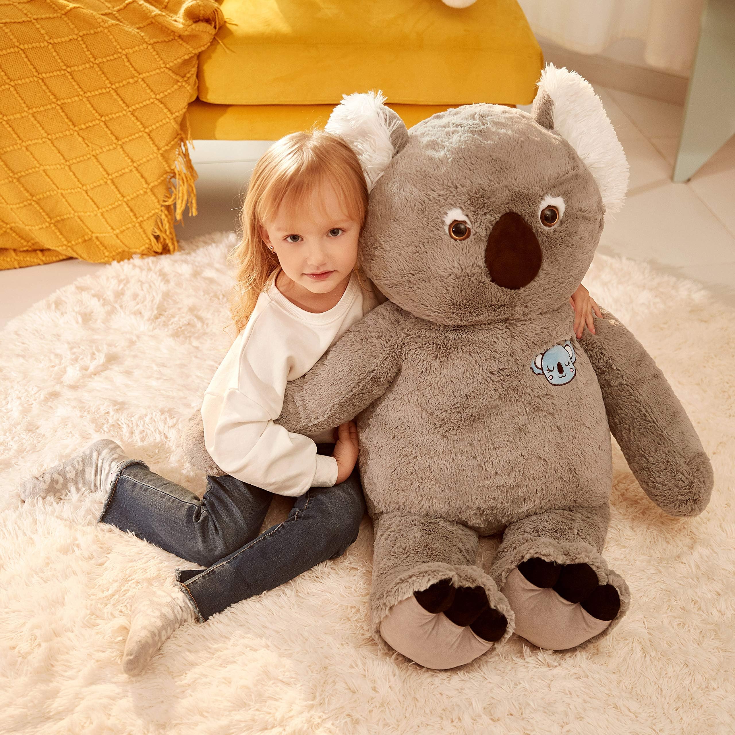 IKASA koala arrives in vacuum packaging, expanding quickly after opening.