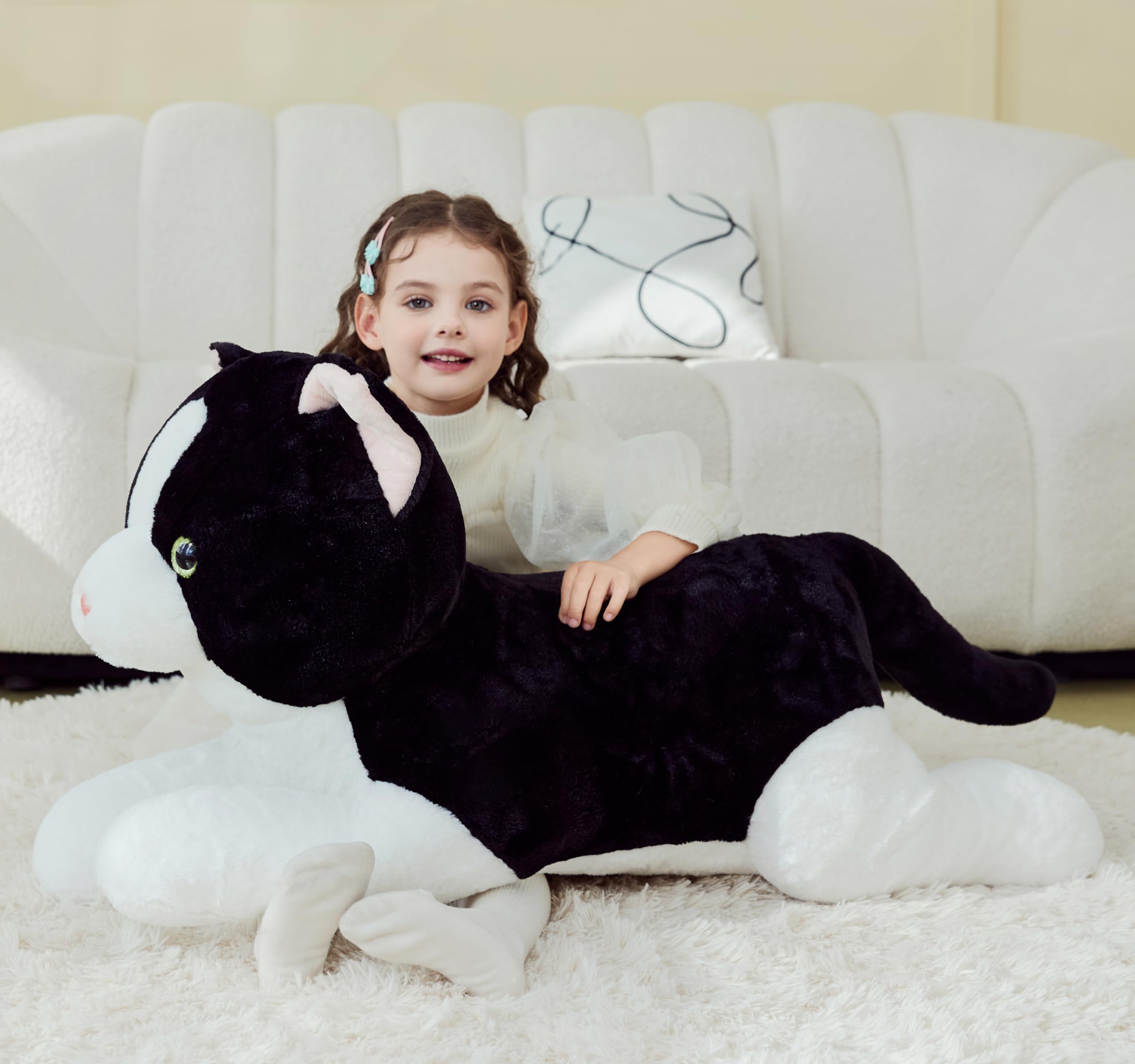 IKASA big fluffy tuxedo cat gives soft texture and cozy ambience.