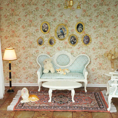 iLAND DIY miniature display setup showing interchangeable pictures