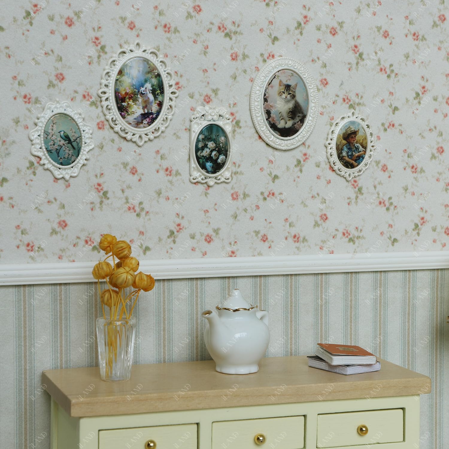 iland metal mini frames with precise patterns for realistic scenes.
