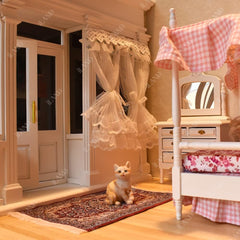 iLAND dollhouse rug with white fringes for authentic retro edge.