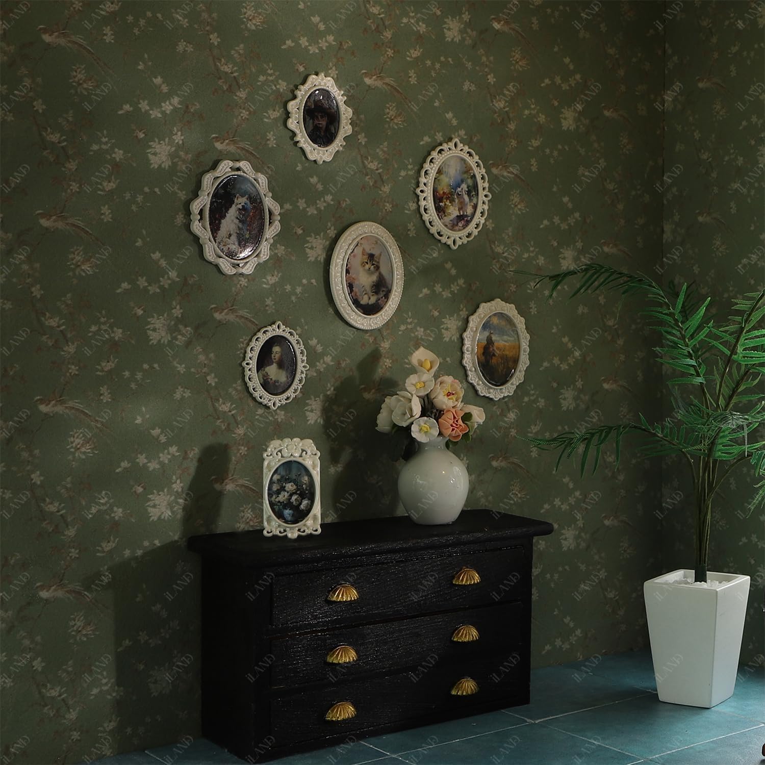 iland high-quality miniature frames for timeless dollhouse charm.
