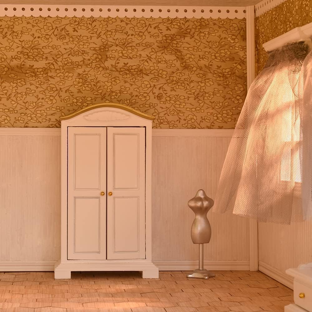 iLAND Brewster style detail close-up showcases antique inspired craftsmanship.