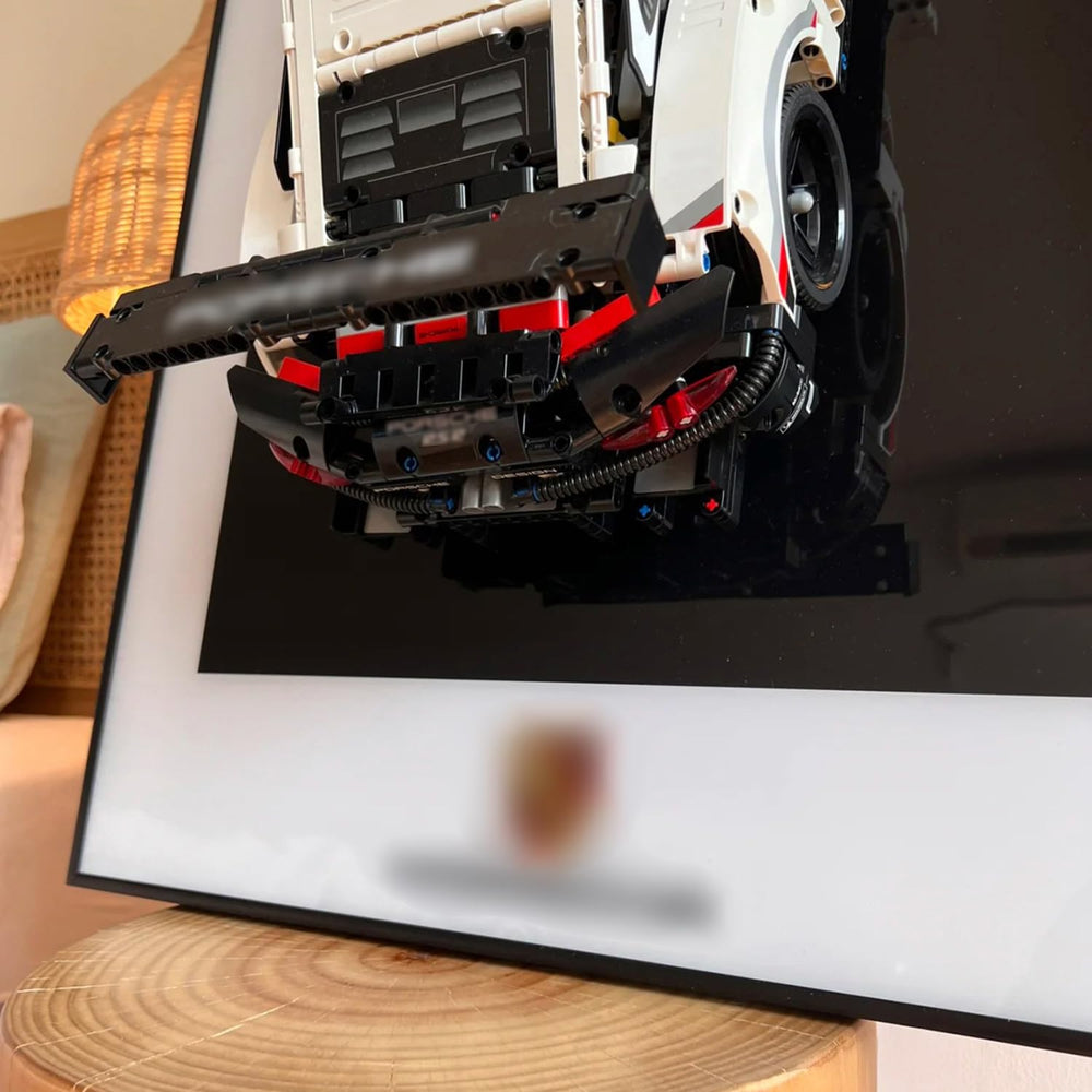 iLuane Display Wallboard accessories set includes hooks, screws, and anchors for easy mounting.