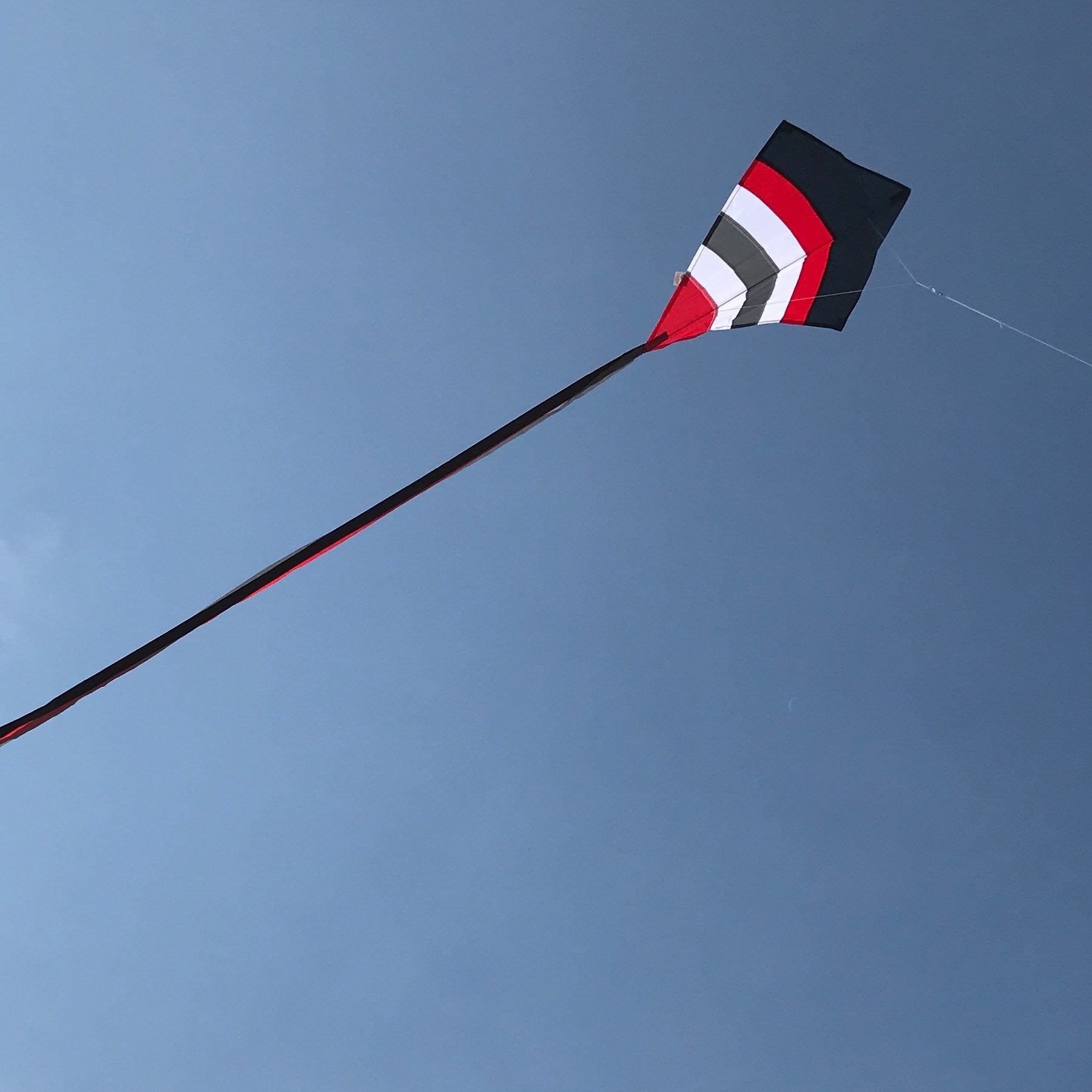 In the Breeze 3305 kite assembled side view, ready for family-friendly outdoor flying