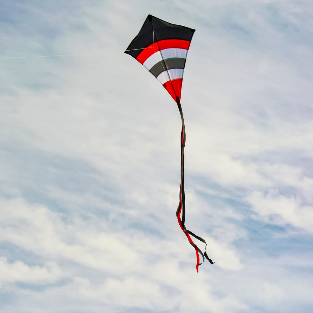 In the Breeze 3305 kite in the sky, ideal for beginners and experienced flyers