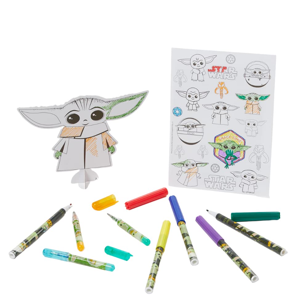 Innovative Designs Carrying case keeps art supplies organized during travel