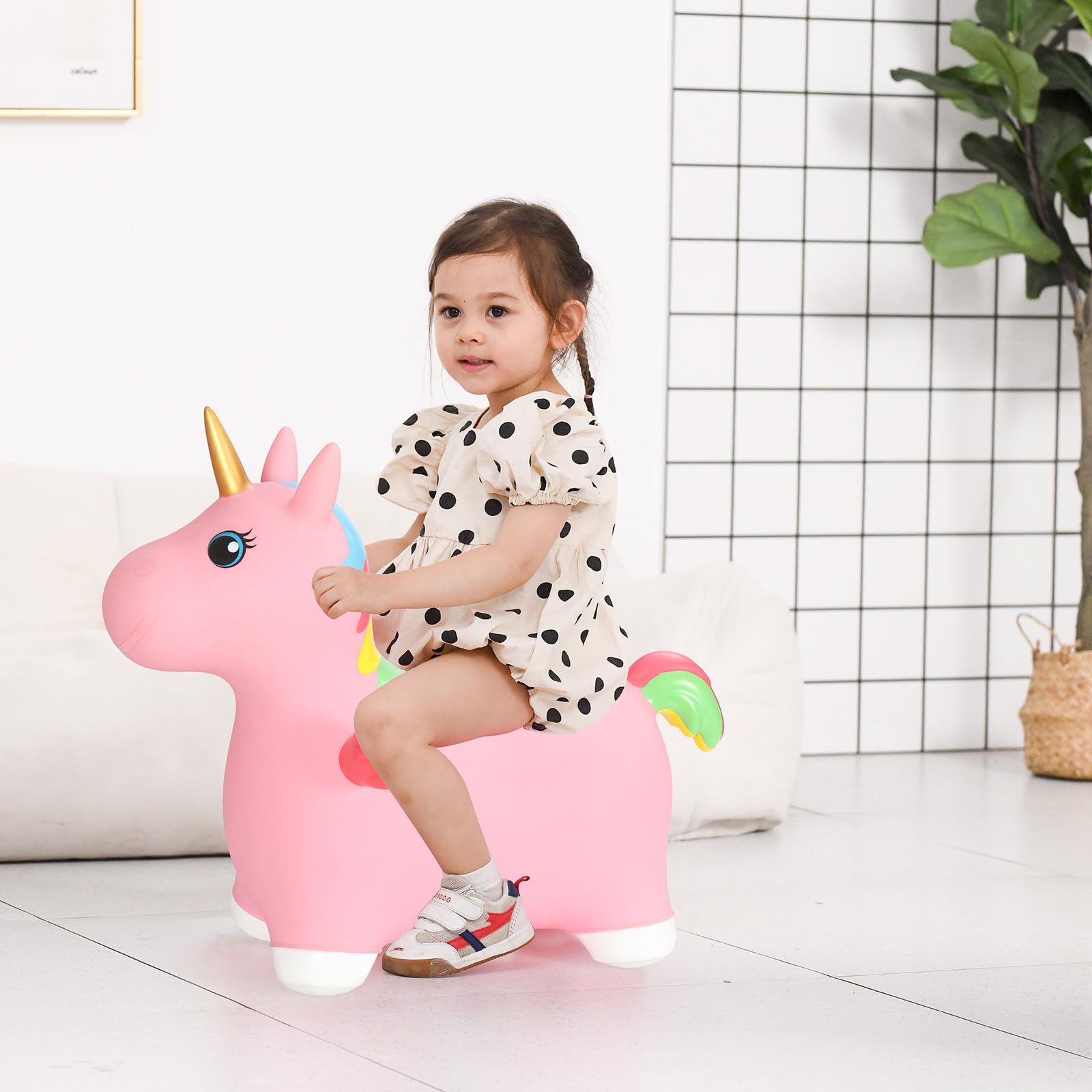 INPANY Unicorn Bouncy Horse child playing supports imaginative play and balance.