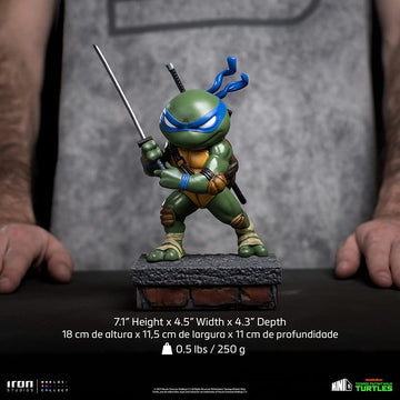 Iron Studios Leonardo with sword drawn captures dynamic pose
