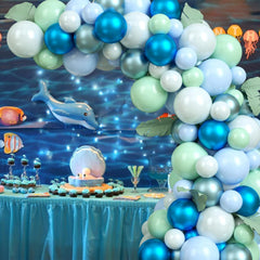 Isndare metallic blue 12inch balloon stands out in arches