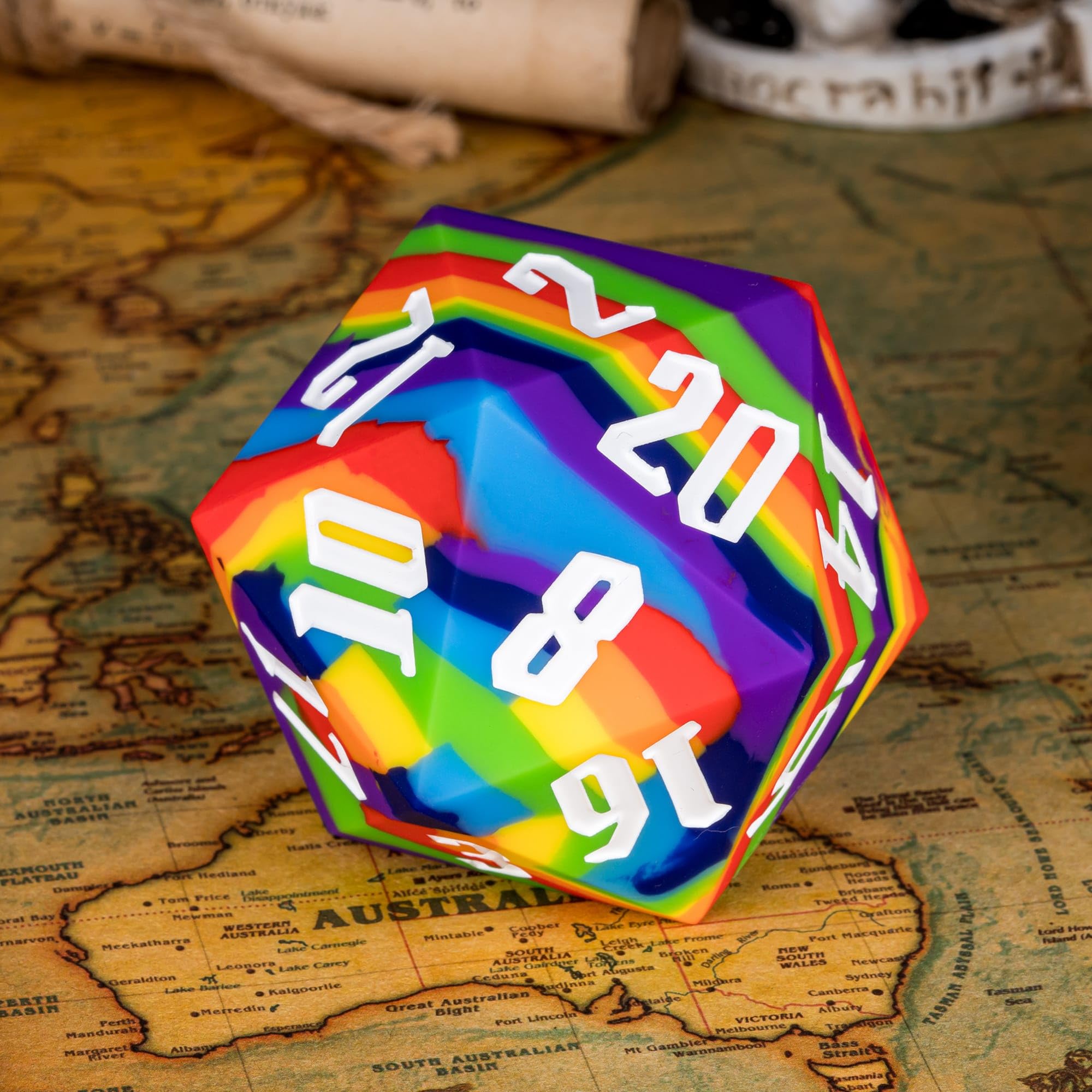 IUSTIDIE rainbow D20 offers a satisfying bounce for dynamic gameplay.