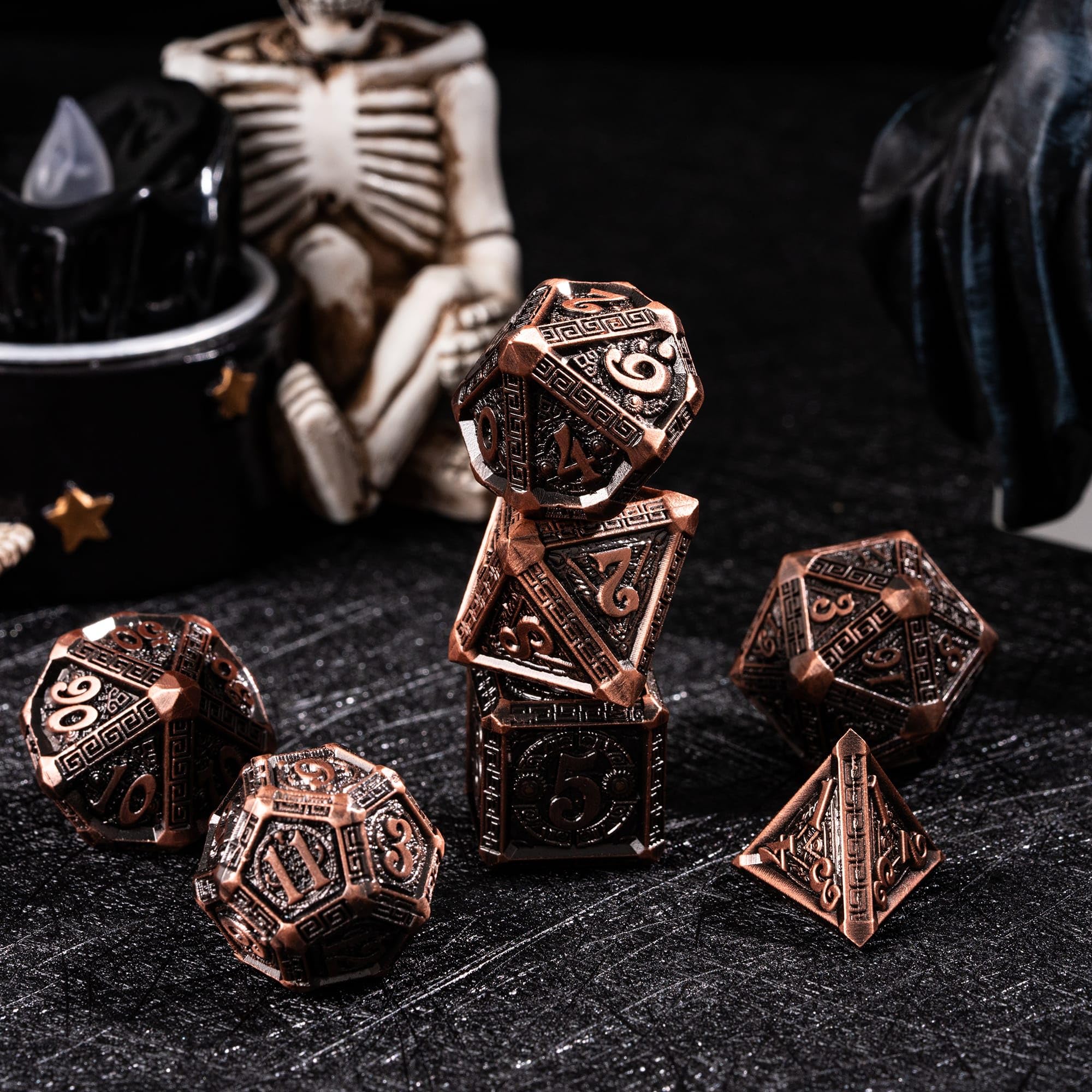 IUSTIDIE gift-ready dice set for birthdays and gaming enthusiasts.
