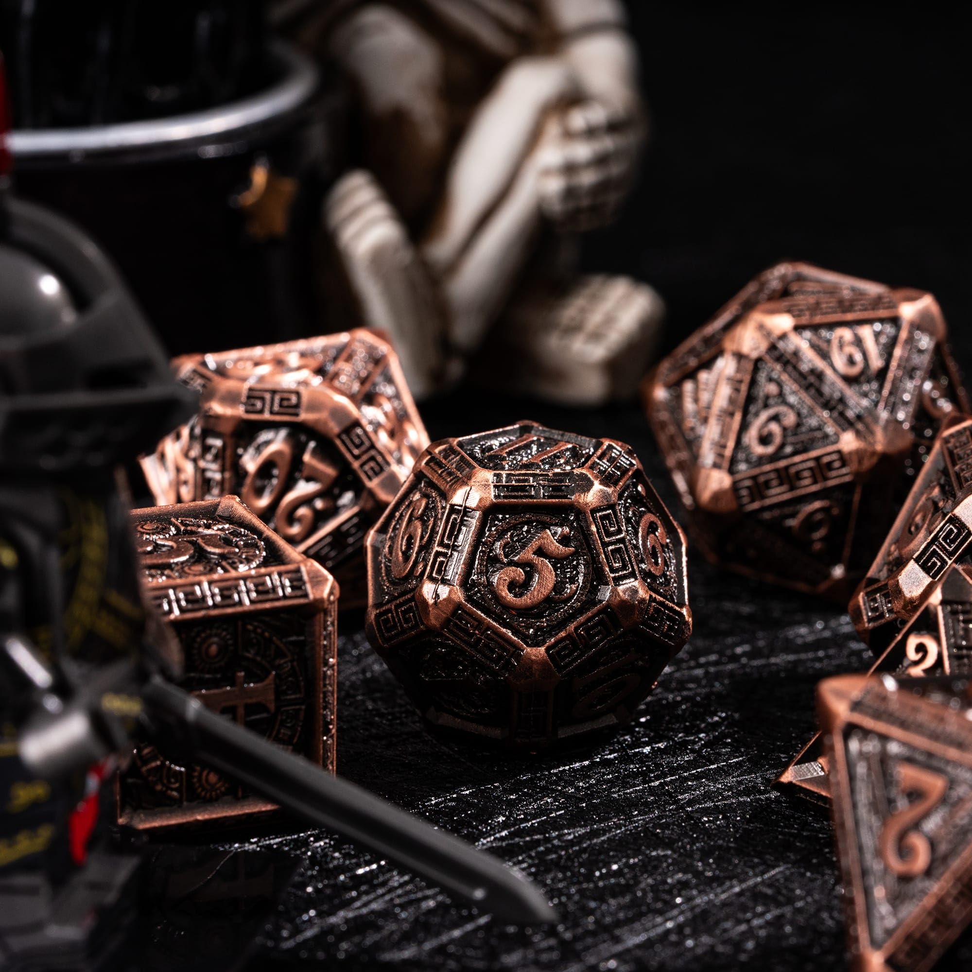 IUSTIDIE table-ready DND dice for smooth rolls during campaigns.