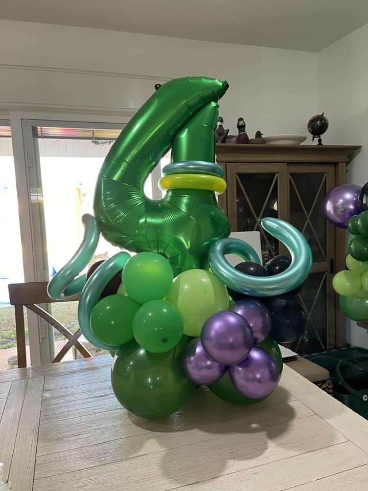 IWERP green 14th birthday balloon in foil adds vibrant flair for festive celebrations
