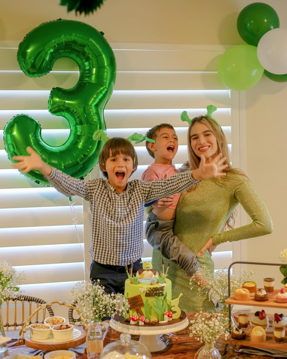 IWERP 18th birthday balloon—glossy green accents for celebratory moments.