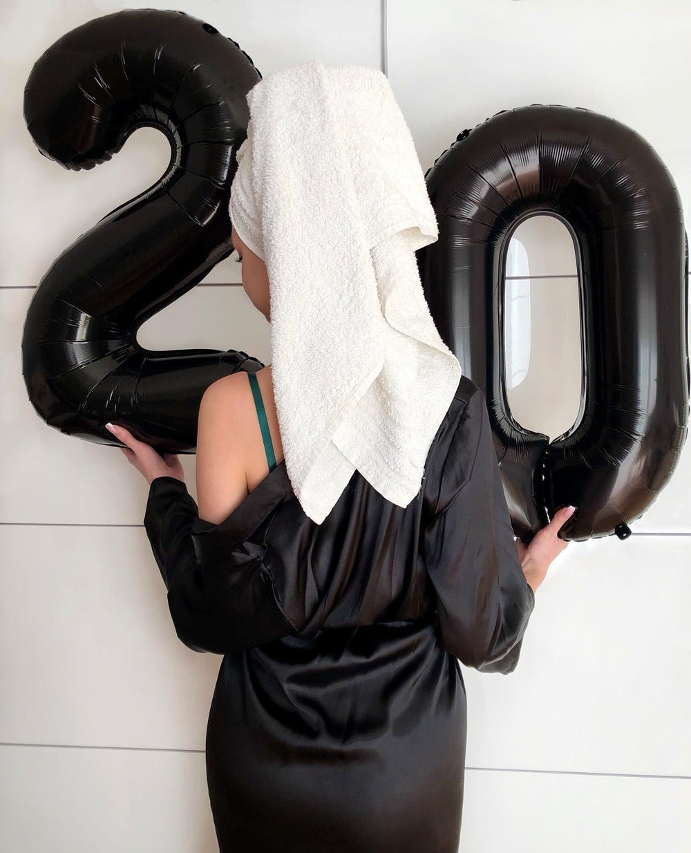 IWERP 20th birthday balloon black 40in elevates decor