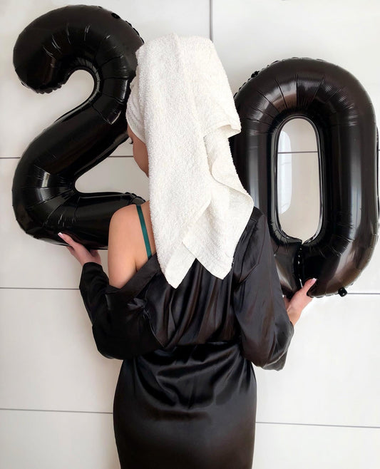 IWERP 20th birthday balloon black 40in elevates decor