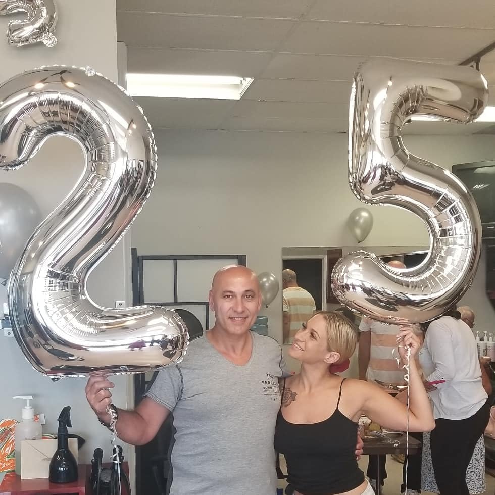 IWERP 40-inch silver balloon adds elegant shine to parties.