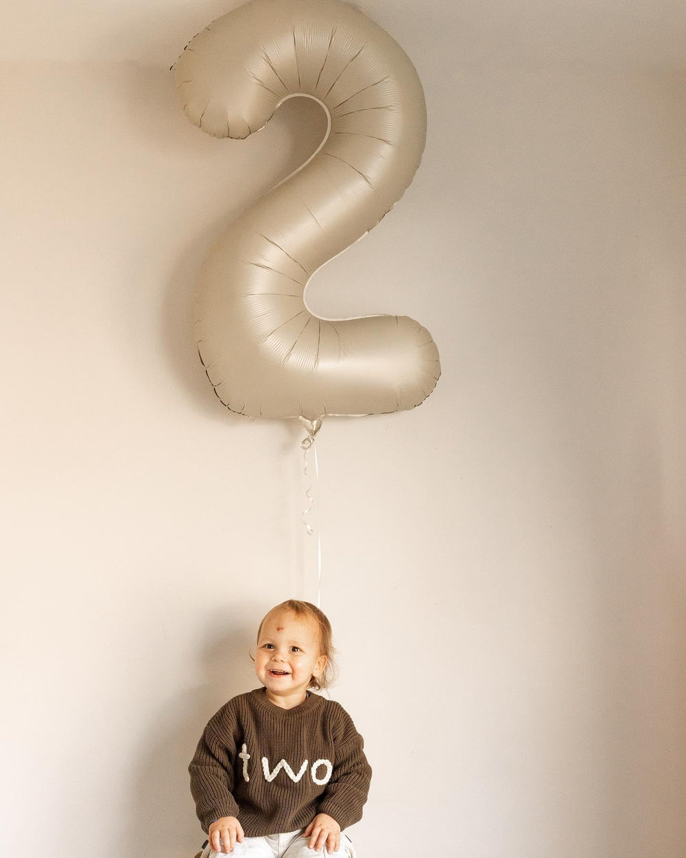 IWERP 40-inch cream backdrops create a vibrant party photo area.