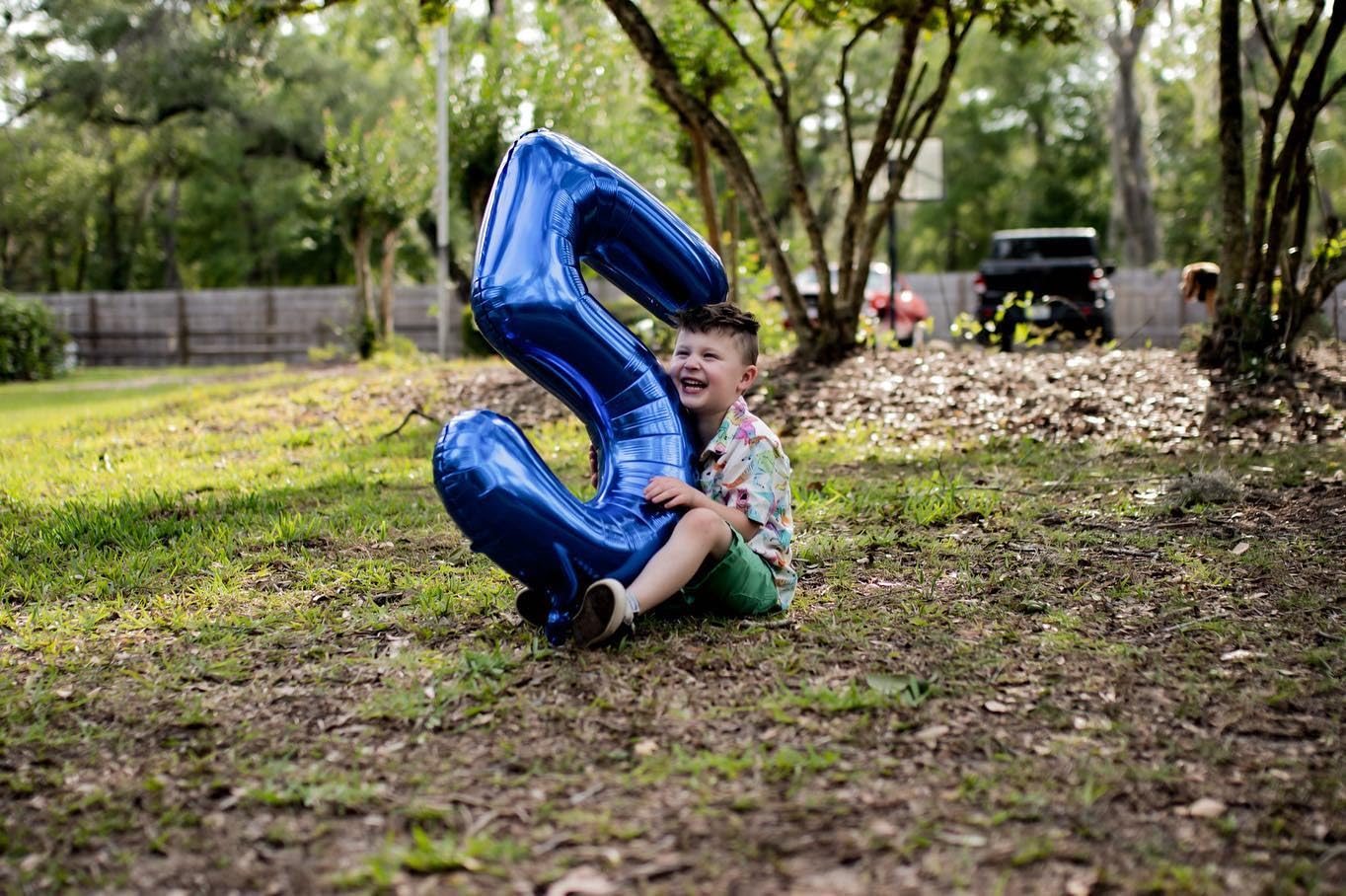 IWERP 5th birthday navy blue balloon, 40-inch, perfect for milestone celebrations and props.