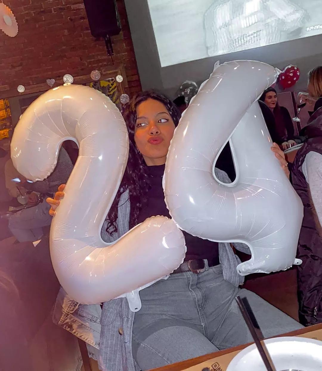 IWERP birthday decor balloon white 40inch enhances walls and center-stage visuals.