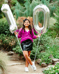 IWERP silver 10-balloon decor enhances stage and photo backdrops.